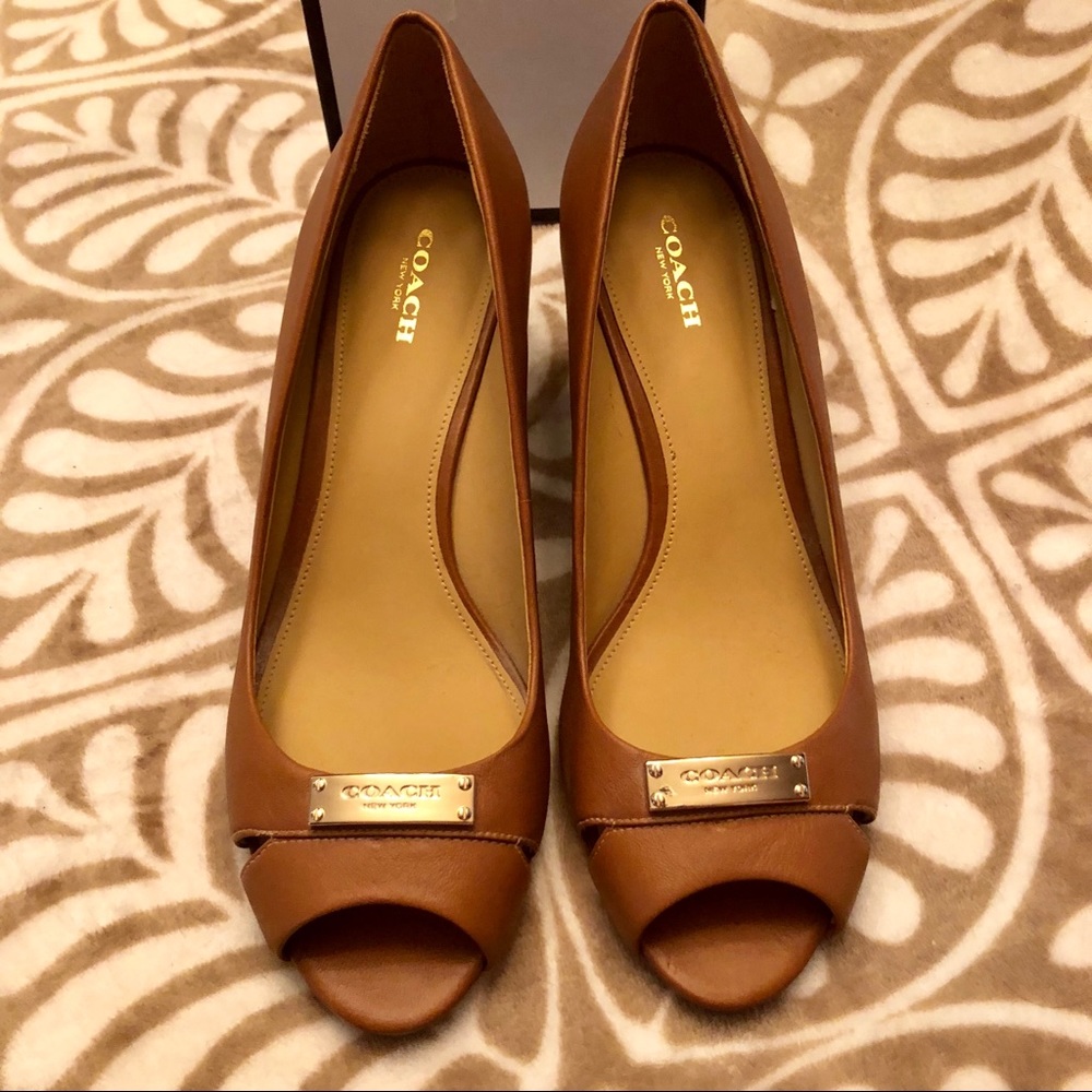 NWT  Coach Tan Leather Peep-Toe Stacked Wedges